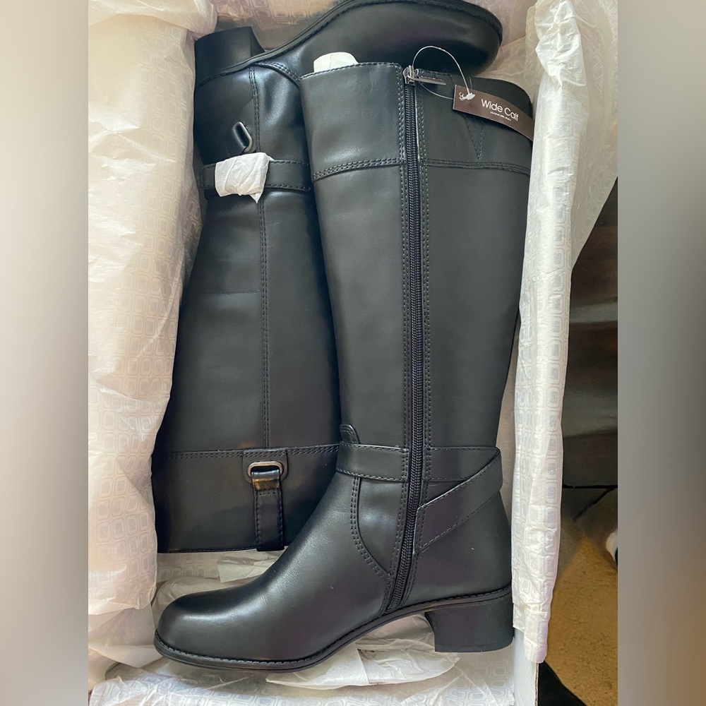 Bandolino wide calf black riding boots size 8 brand new in box